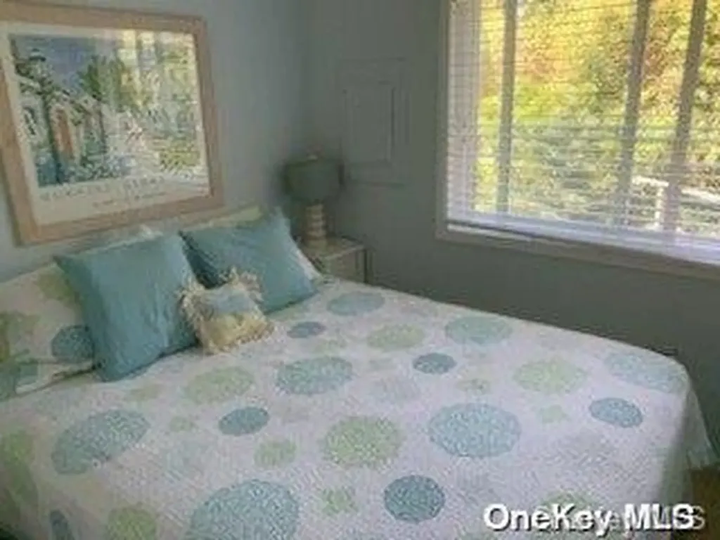 39 Midway Walk Atlantique NY 11706