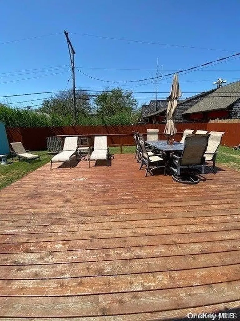 664 Ocean Breeze Ocean Beach NY 11770