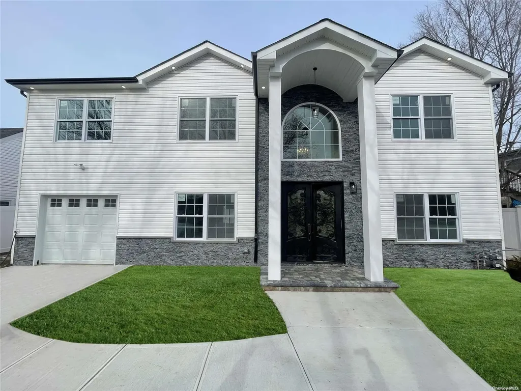 31 Hewitt Street Hicksville NY 11801