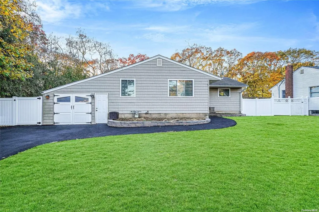 94 Tree Road Centereach NY 11720