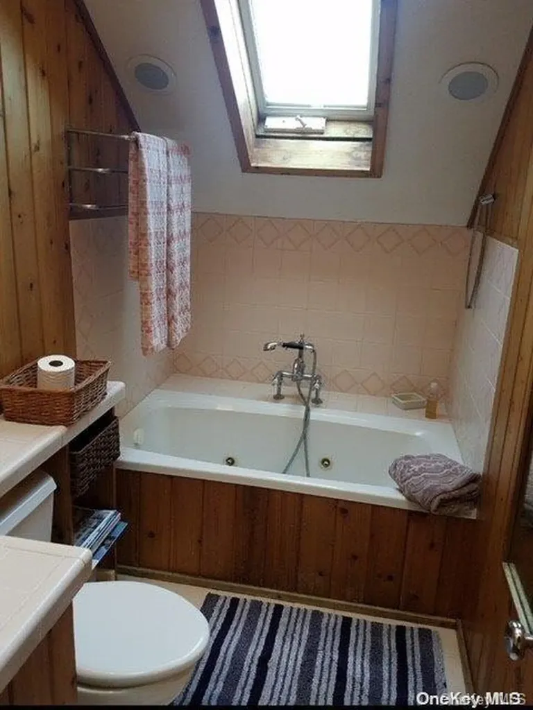 17 Bungalow Walk Ocean Beach NY 11770