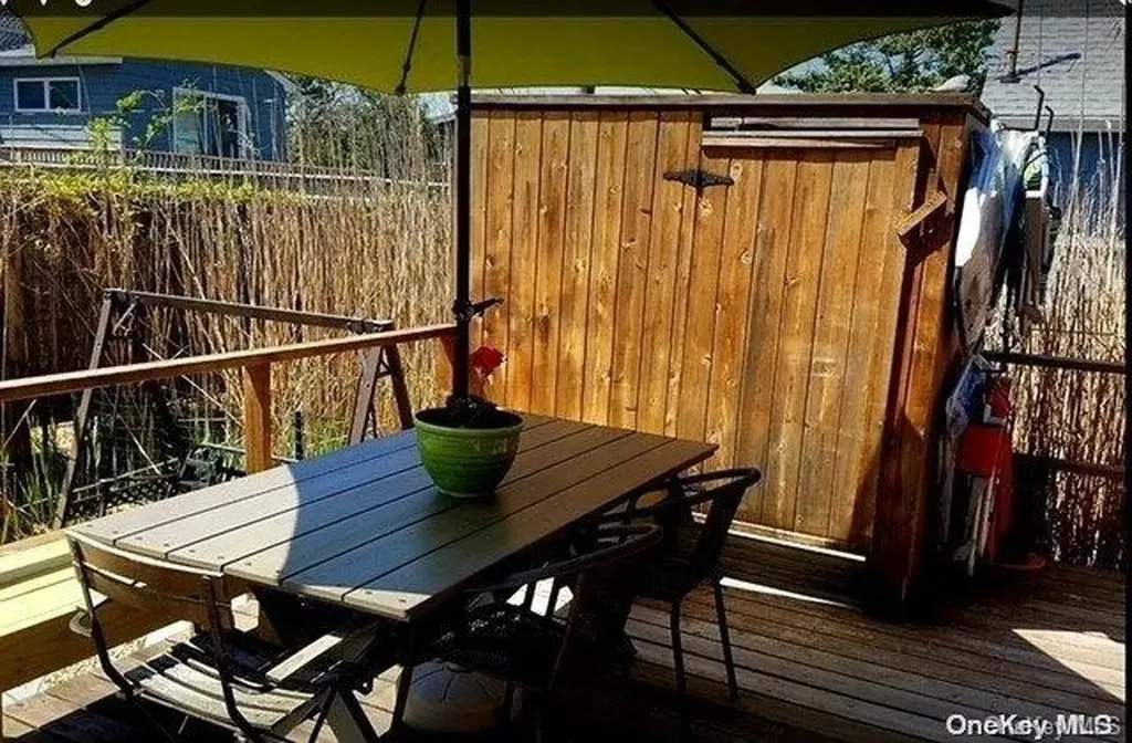 17 Bungalow Walk Ocean Beach NY 11770