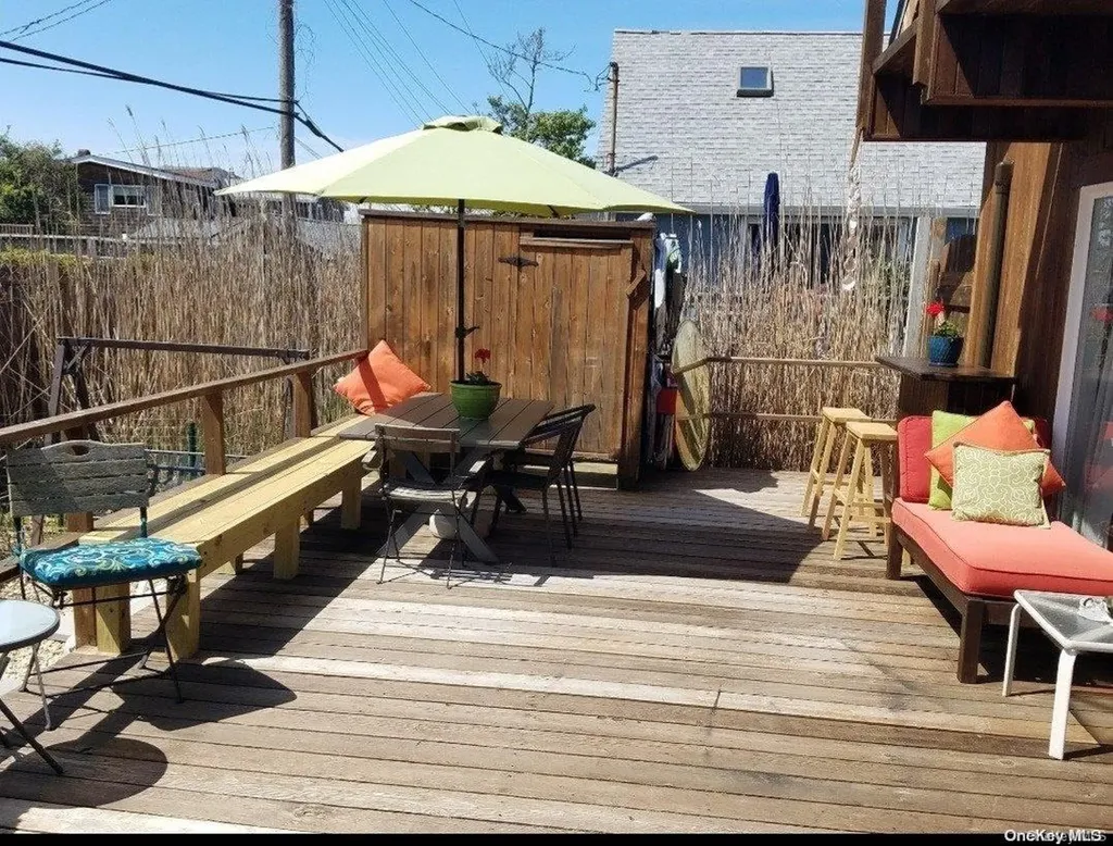 17 Bungalow Walk Ocean Beach NY 11770