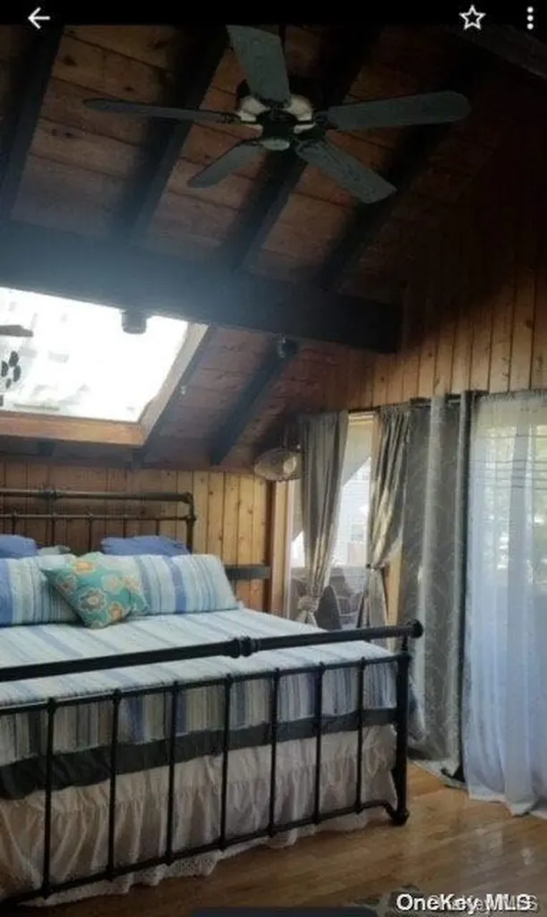 17 Bungalow Walk Ocean Beach NY 11770