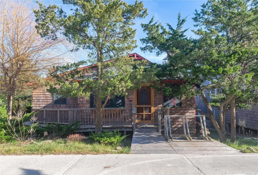 61 Ocean Road Ocean Beach NY 11770