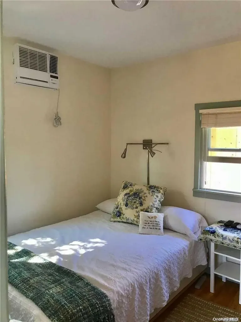 833 Evergreen Walk Ocean Beach NY 11770