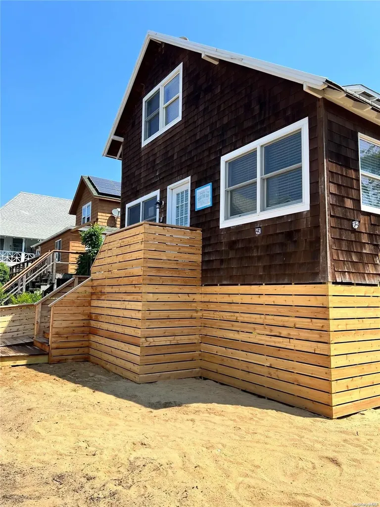 149 Bungalow Walk Ocean Beach NY 11770
