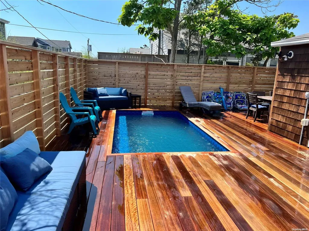 149 Bungalow Walk Ocean Beach NY 11770