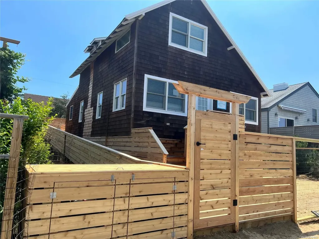 149 Bungalow Walk Ocean Beach NY 11770