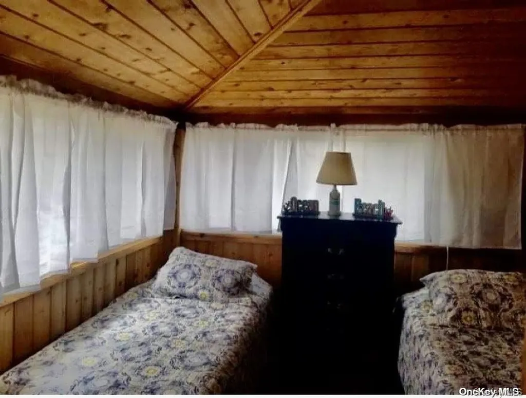 921 Evergreen Walk Ocean Beach NY 11770