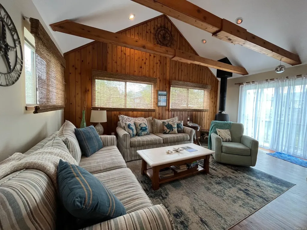 142 Bungalow Ocean Beach NY 11770