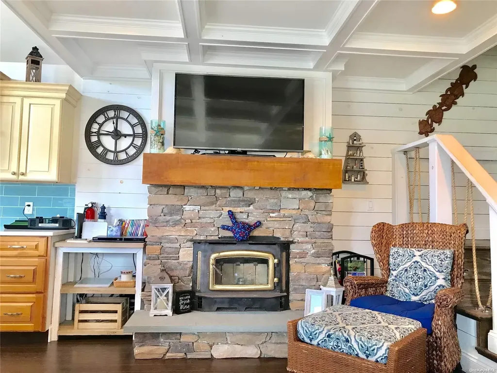 342 Dehnhoff Walk Ocean Beach NY 11770