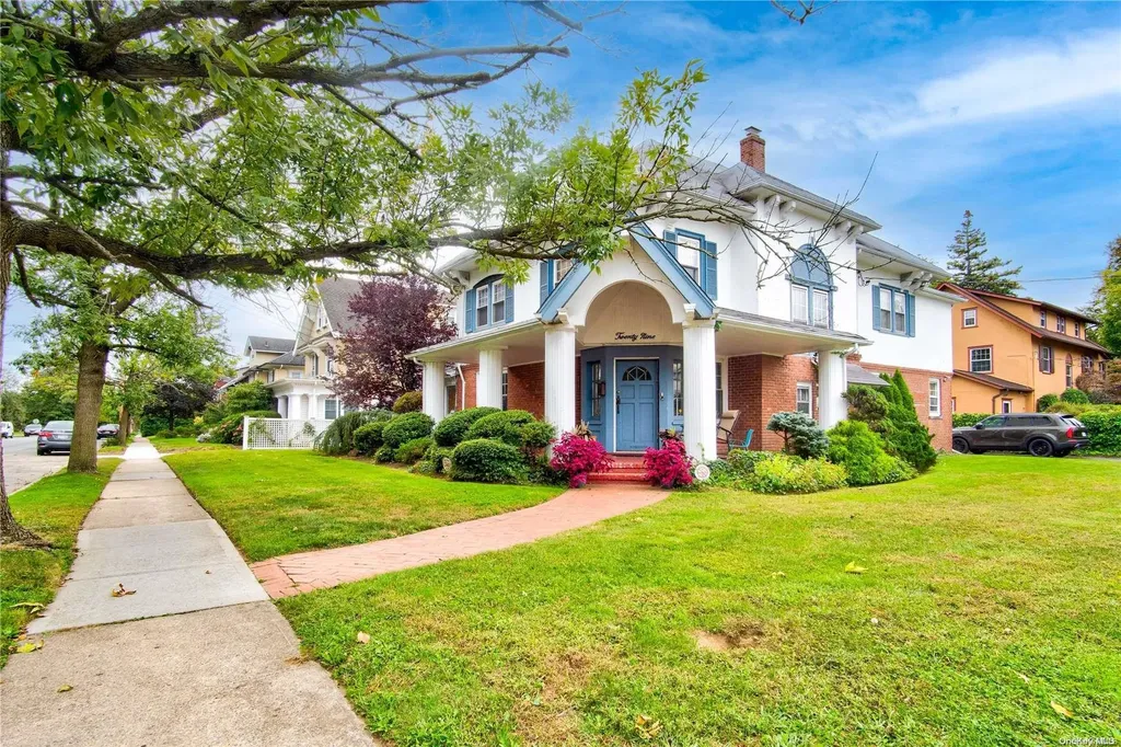29 Neptune Avenue Woodmere NY 11598