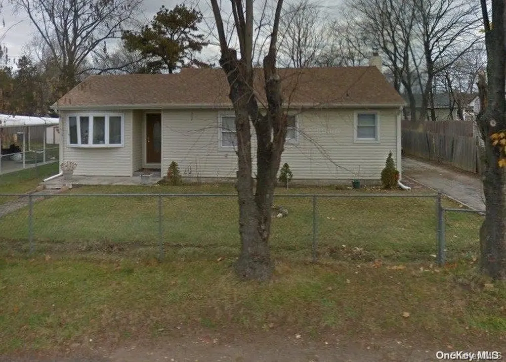 23 Claremont Avenue Bay Shore NY 11706