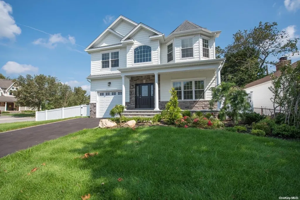 121 Candy Lane Syosset NY 11791