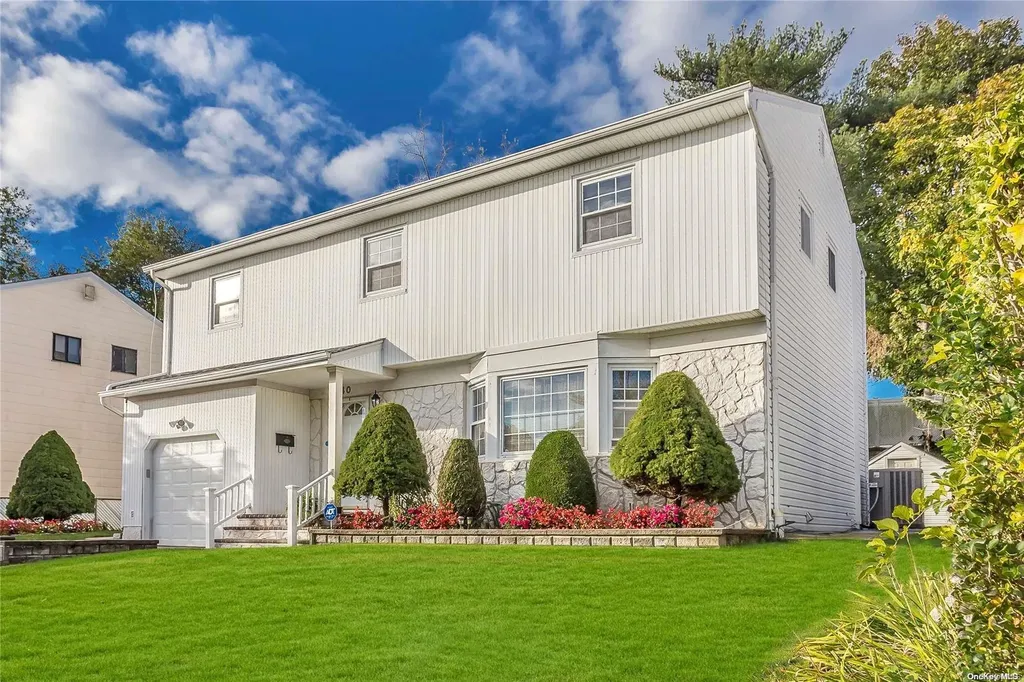 40 W Lane Drive Plainview NY 11803
