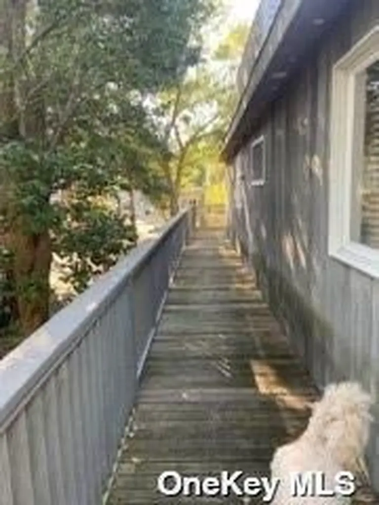 270 Cottage Walk Ocean Beach NY 11770