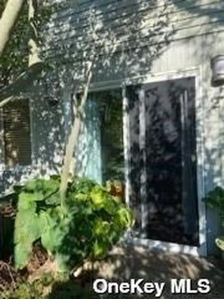 270 Cottage Walk Ocean Beach NY 11770
