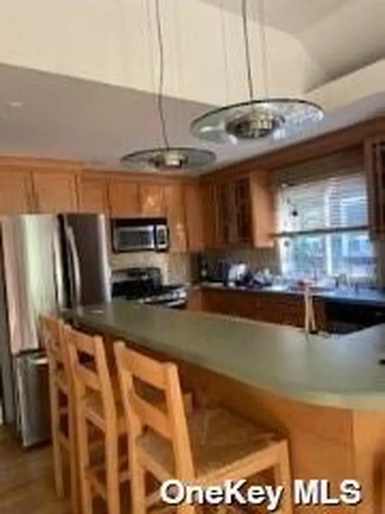 270 Cottage Walk Ocean Beach NY 11770