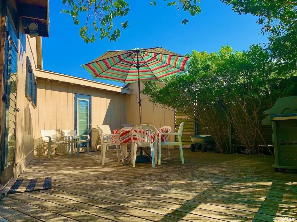 30 Gale Walk Seaview NY 11770