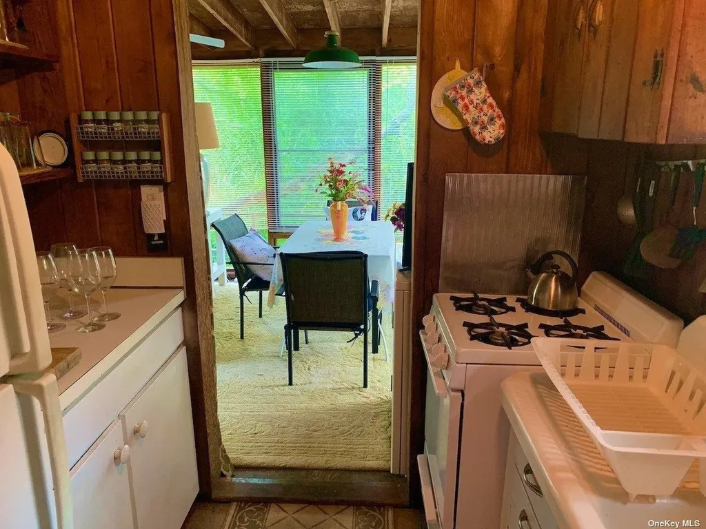 30 Gale Walk Seaview NY 11770