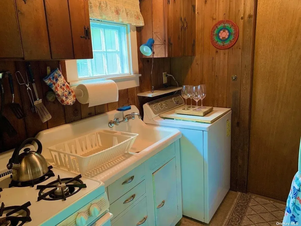 30 Gale Walk Seaview NY 11770