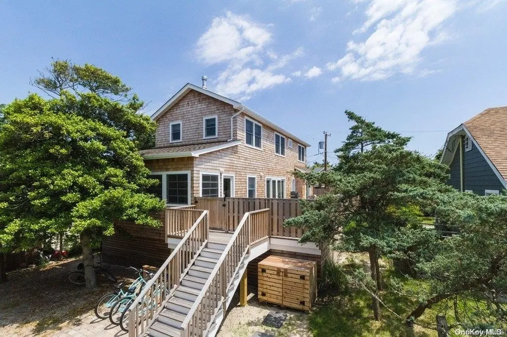 109 Bungalow Walk Ocean Beach NY 11770