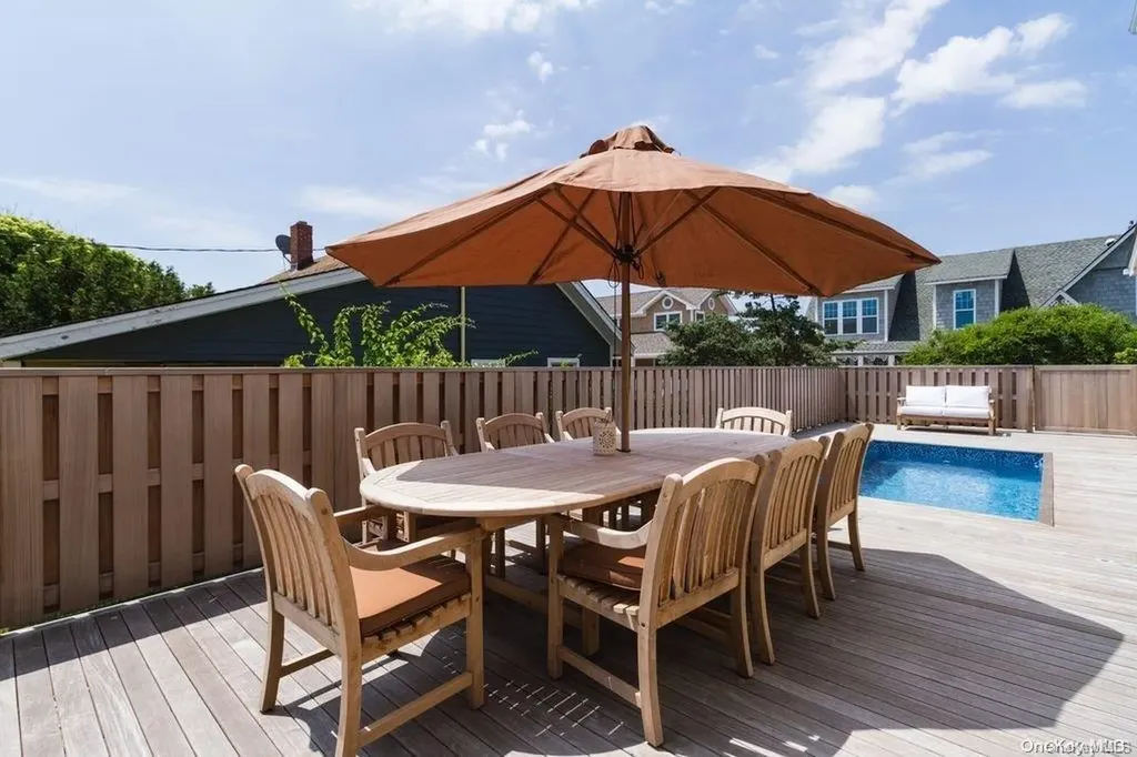 109 Bungalow Walk Ocean Beach NY 11770