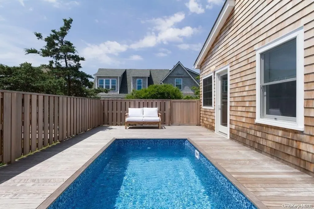 109 Bungalow Walk Ocean Beach NY 11770