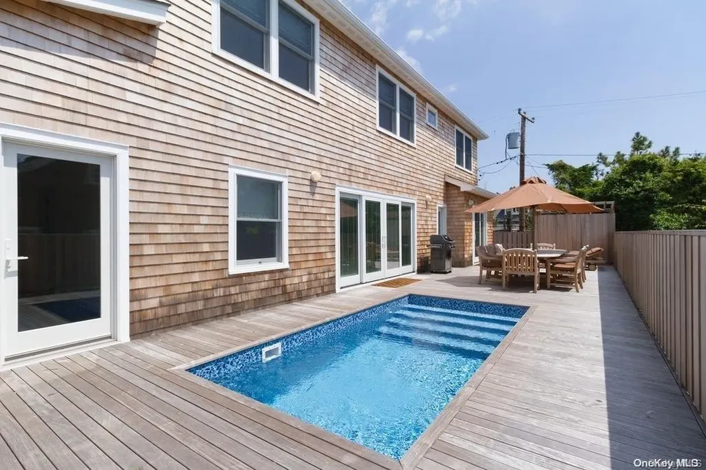 109 Bungalow Walk Ocean Beach NY 11770