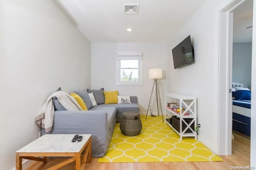 109 Bungalow Walk Ocean Beach NY 11770