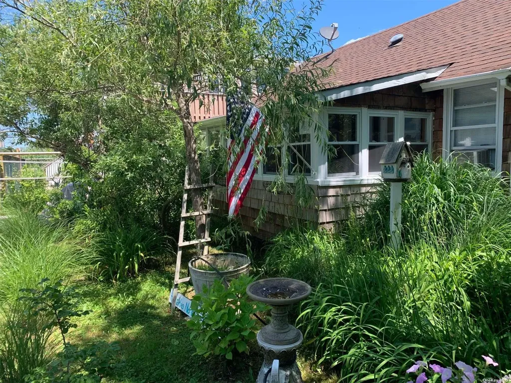 120 Bungalow Walk Ocean Beach NY 11770