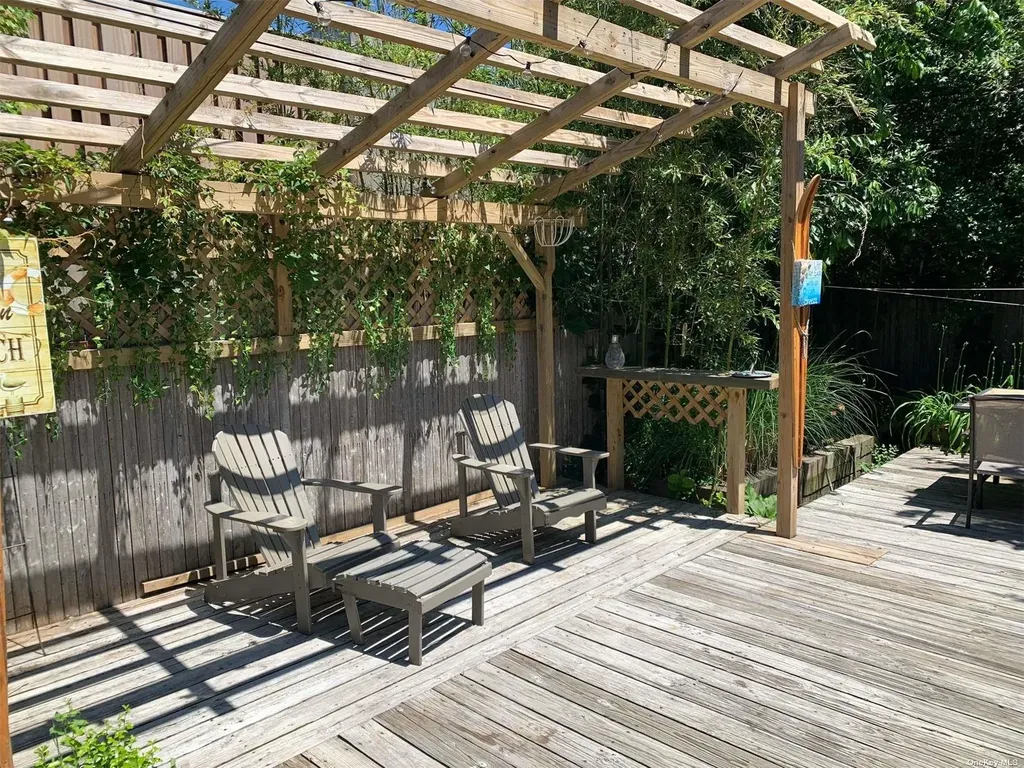 120 Bungalow Walk Ocean Beach NY 11770