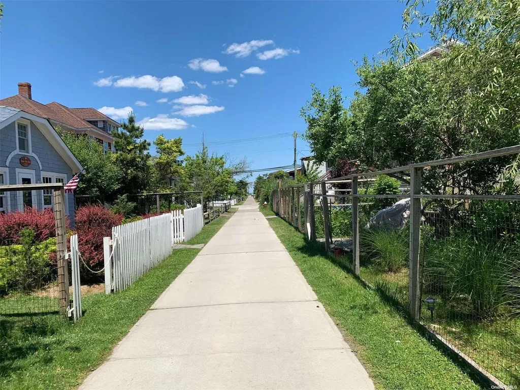 120 Bungalow Walk Ocean Beach NY 11770
