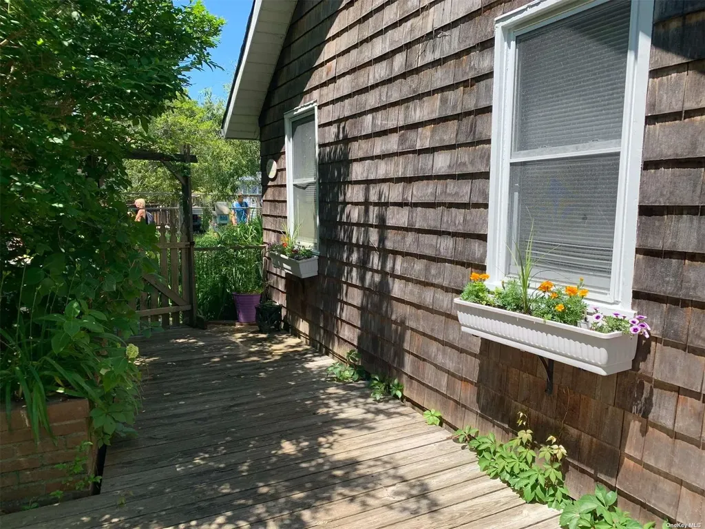 120 Bungalow Walk Ocean Beach NY 11770