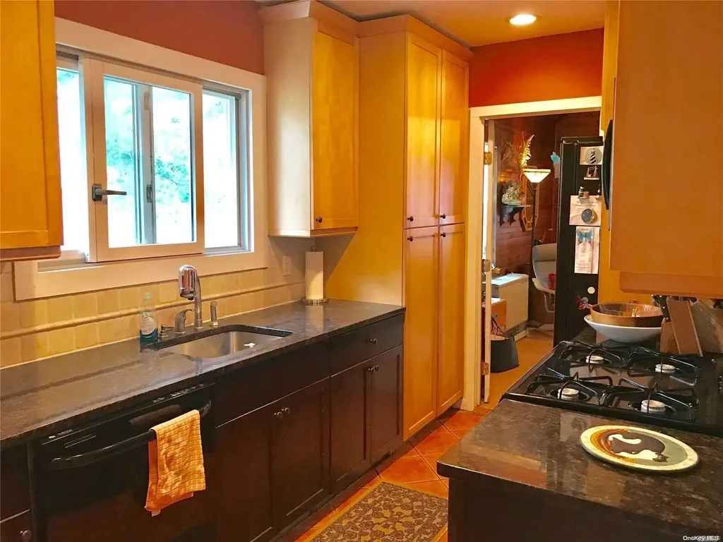 515 Bayberry Walk Ocean Beach NY 11770