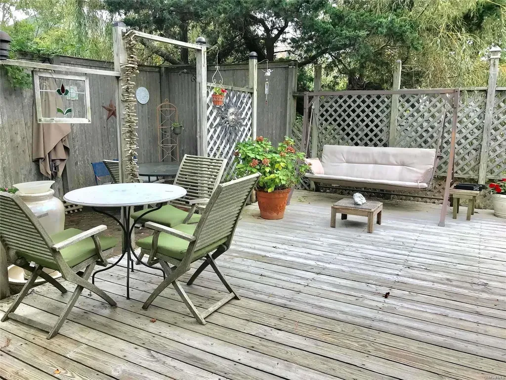 515 Bayberry Walk Ocean Beach NY 11770
