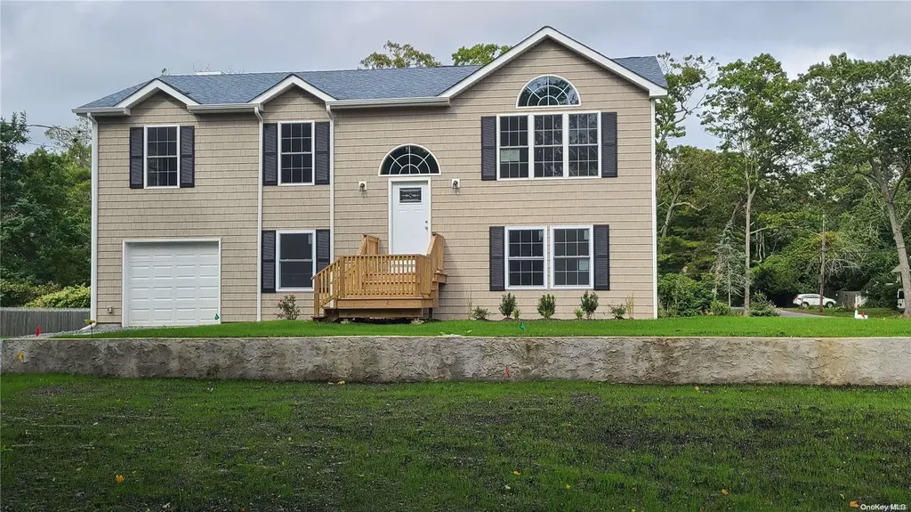 3 Queen Road Mastic Beach NY 11951