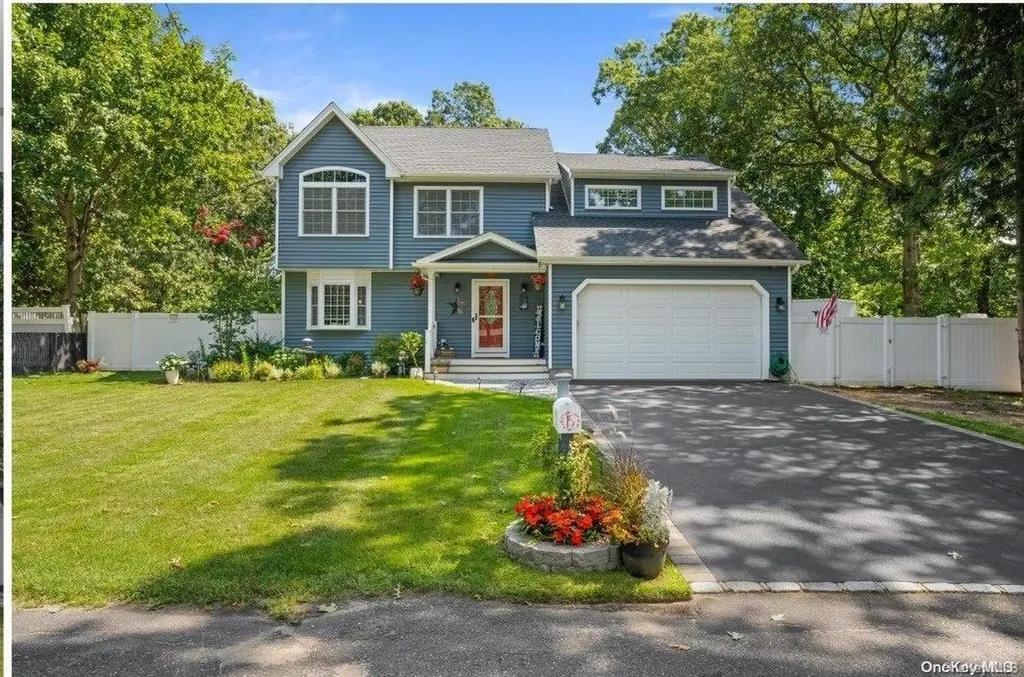 15 Forest Road Centereach NY 11720