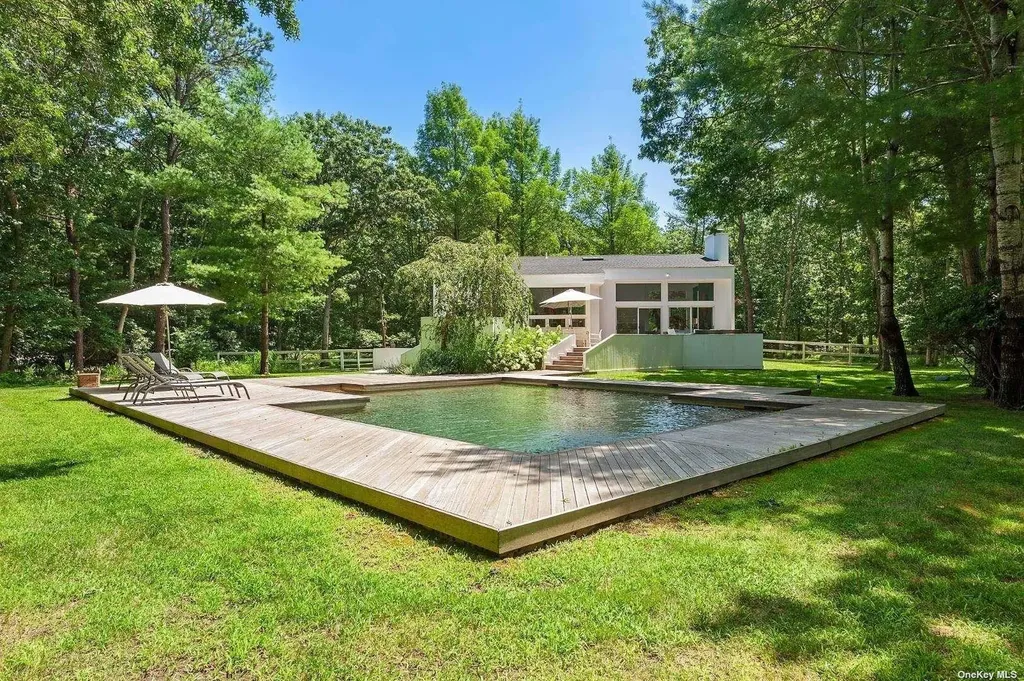 14 Elishas Path Wainscott NY 11975