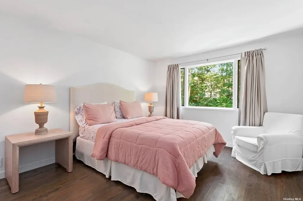 14 Elishas Path Wainscott NY 11975