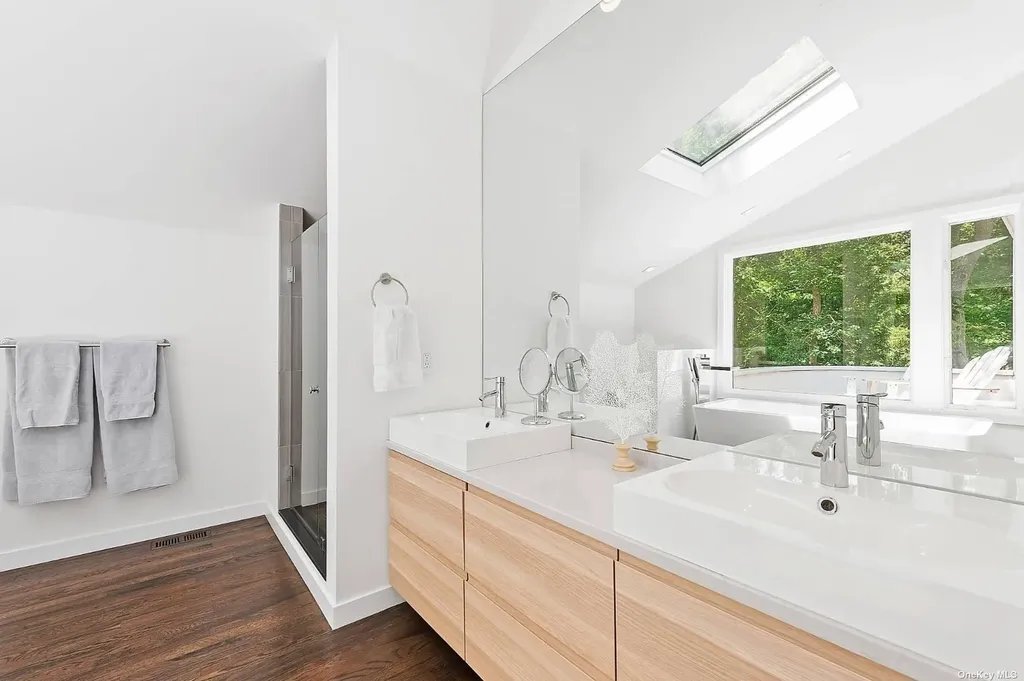 14 Elishas Path Wainscott NY 11975