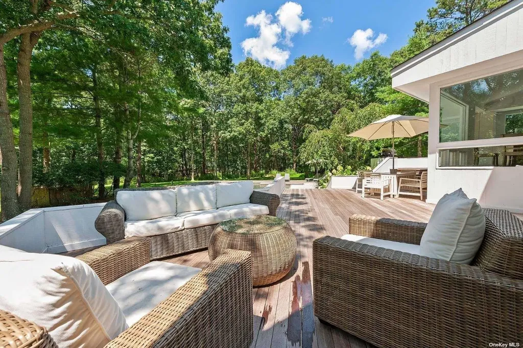 14 Elishas Path Wainscott NY 11975
