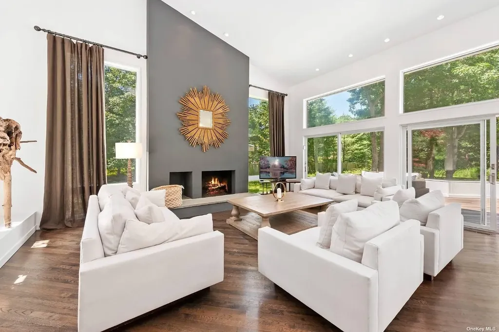 14 Elishas Path Wainscott NY 11975