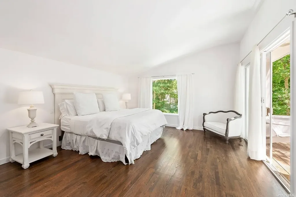 14 Elishas Path Wainscott NY 11975