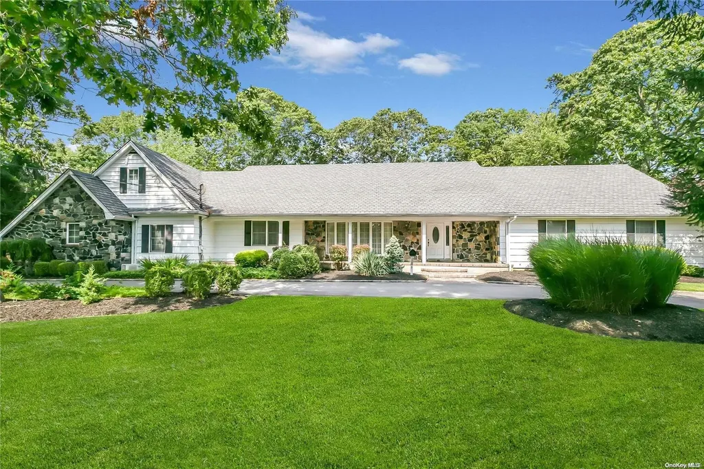 5 Huntting Lane East Islip NY 11730