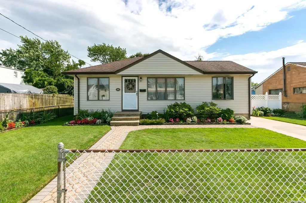 111 E Clearwater Road Lindenhurst NY 11757