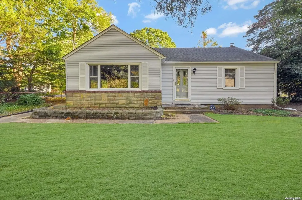 104 Eklund Boulevard Nesconset NY 11767