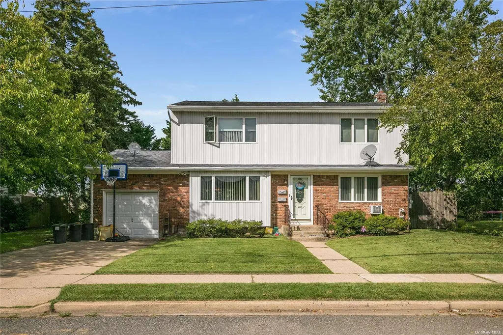 206 Harrison Avenue Bethpage NY 11714