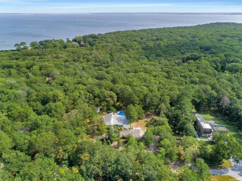 9 Sheridan Road Hampton Bays NY 11946